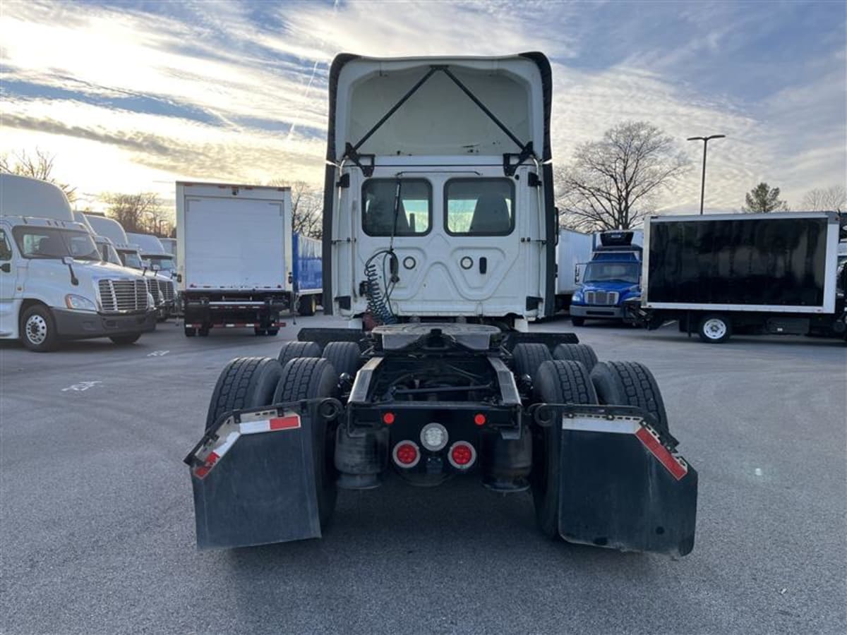 2019 Freightliner - image 5