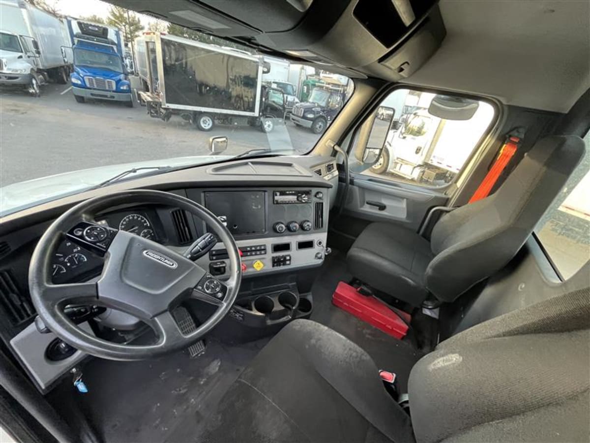 2019 Freightliner - image 7