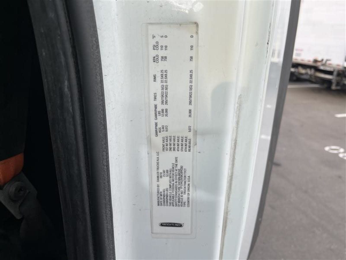 2019 Freightliner - image 9