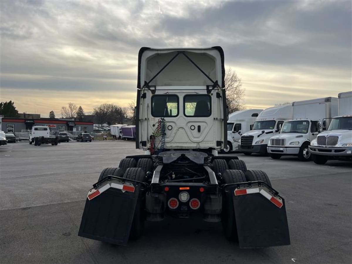 2019 Freightliner - image 5