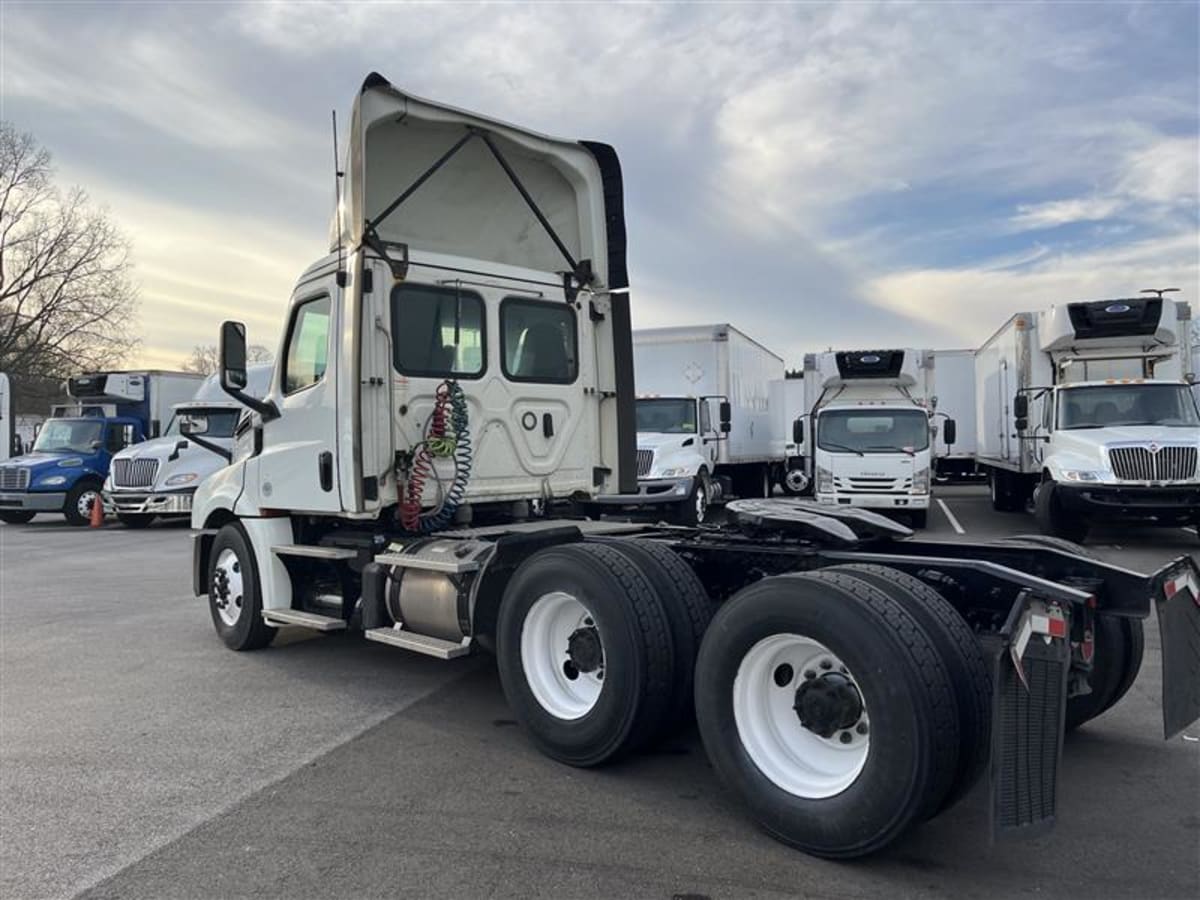 2019 Freightliner - image 6