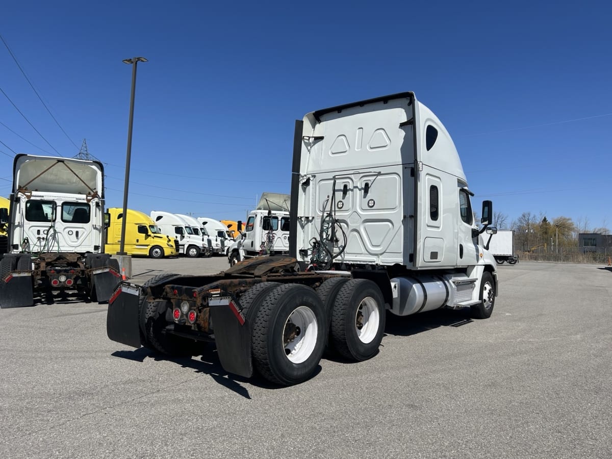 2019 Freightliner/Mercedes CASCADIA 125 840124