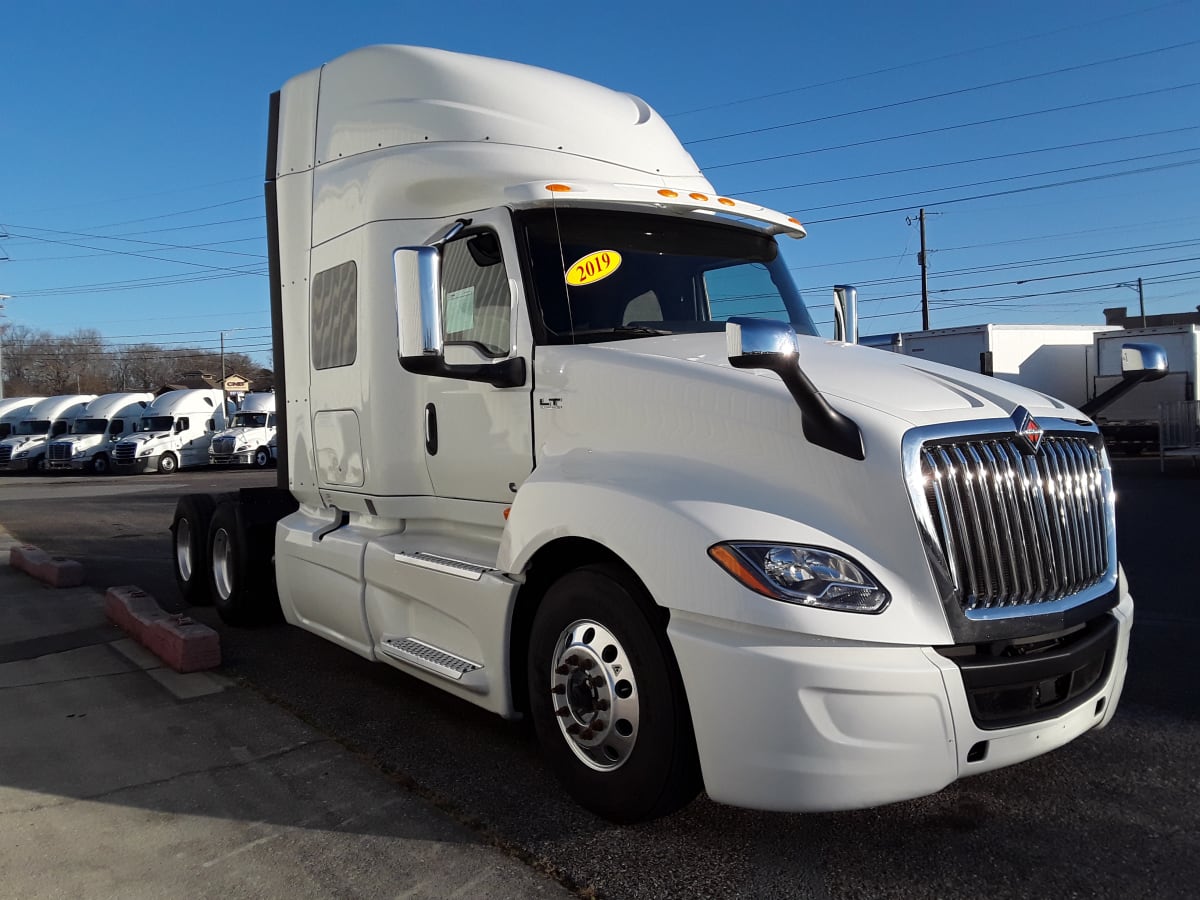 2019 Navistar International LT625 SLPR CAB 840490