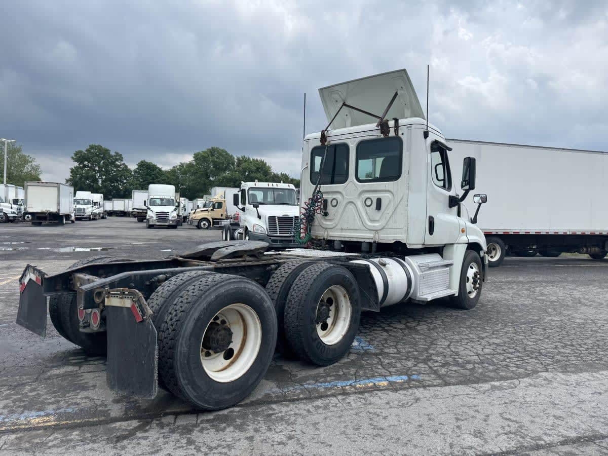 2019 Freightliner - image 3