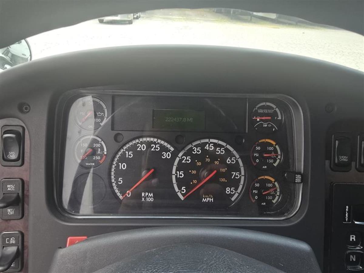 2019 Freightliner M2 106 841081