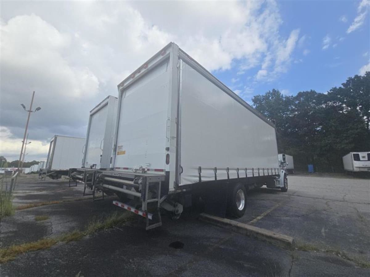 2019 Freightliner M2 106 841081