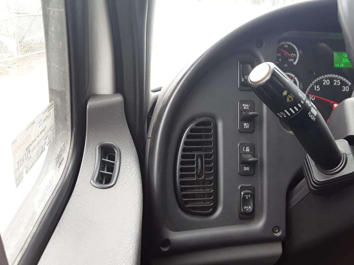 2019 Freightliner M2 106 841279