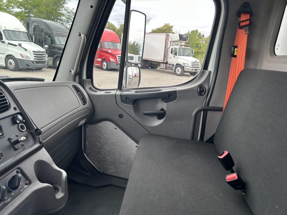 2019 Freightliner M2 106 841281