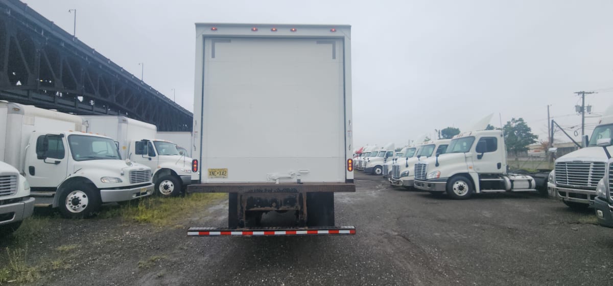 2019 Freightliner/Mercedes M2 106 842695