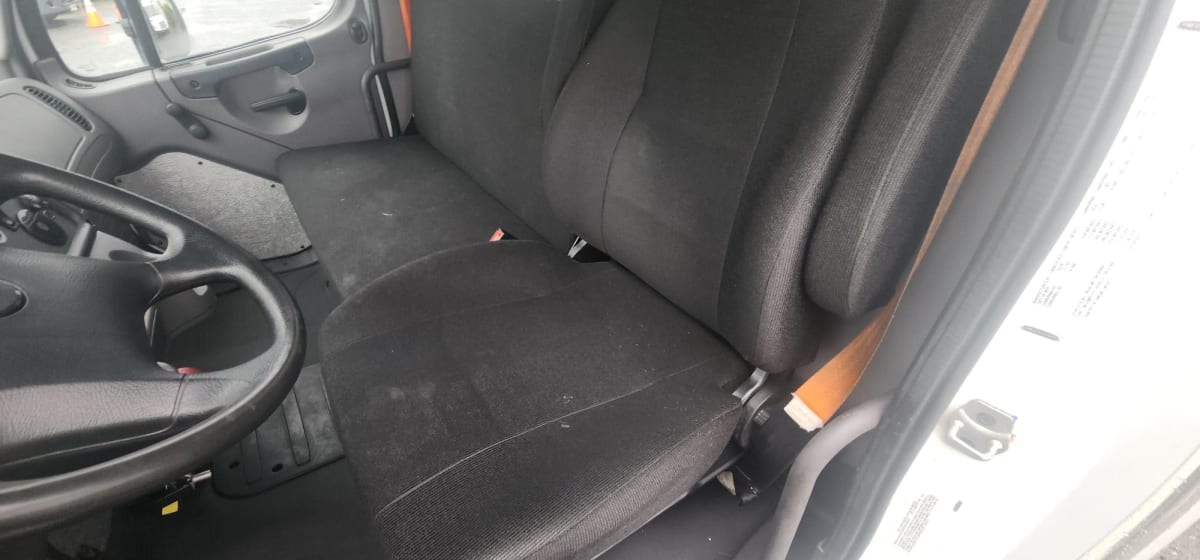 2019 Freightliner/Mercedes M2 106 842697