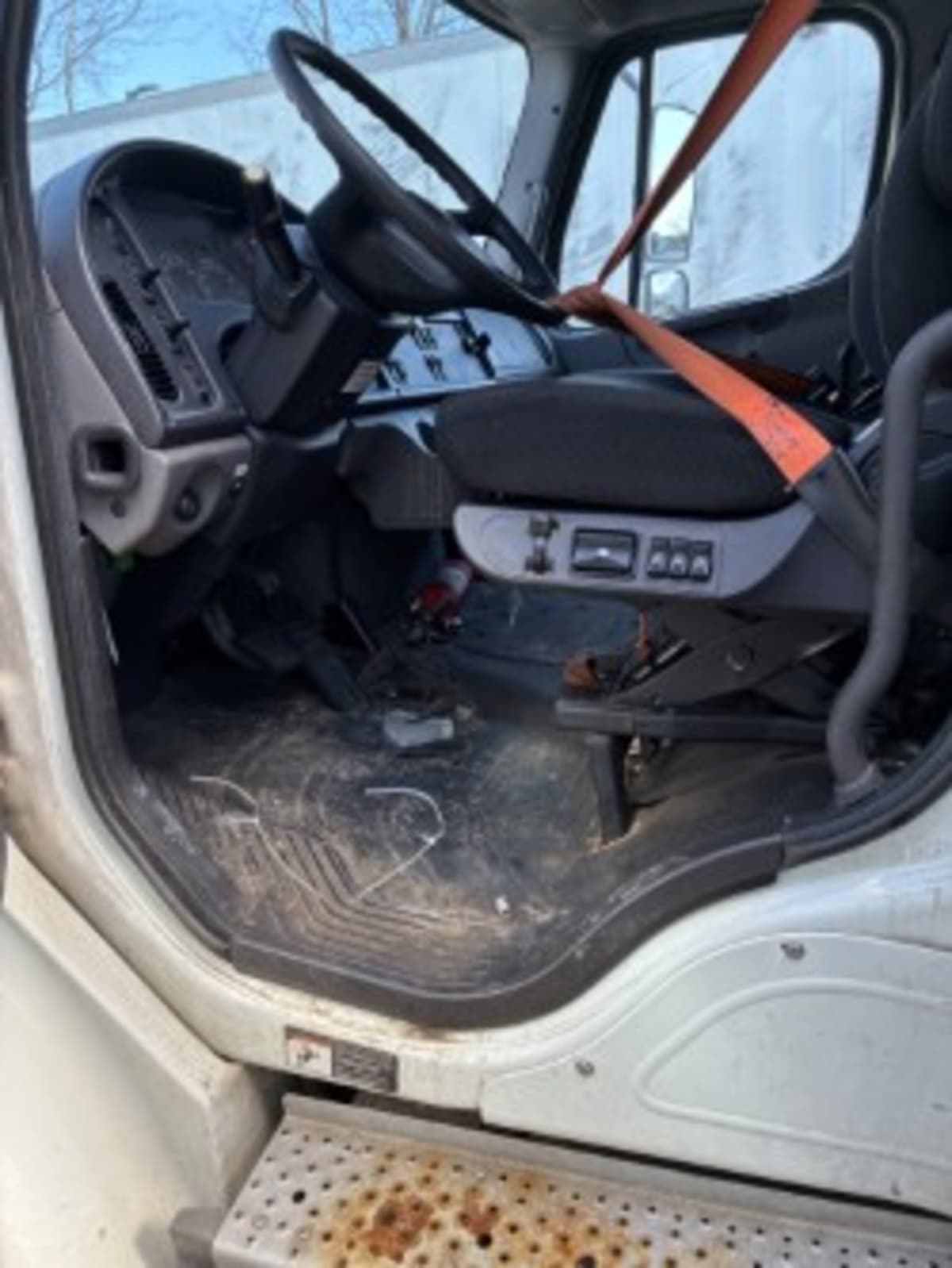 2019 Freightliner/Mercedes M2 106 843710