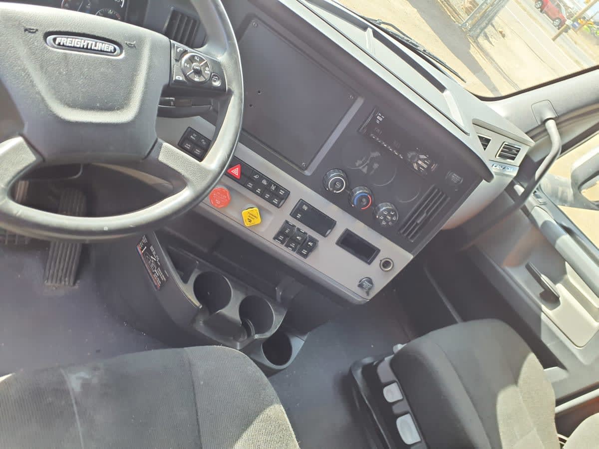 2019 Freightliner - image 7