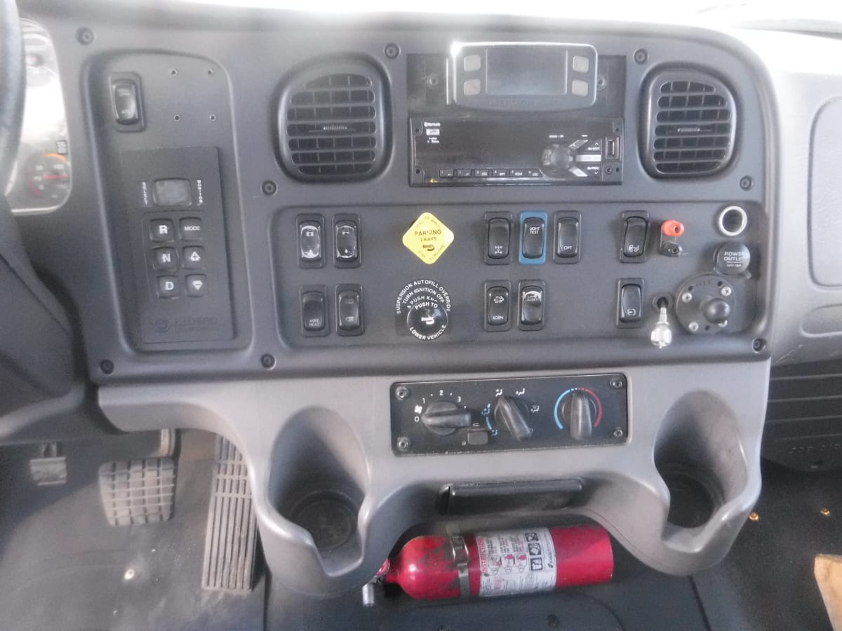 2019 Freightliner/Mercedes M2 106 843922