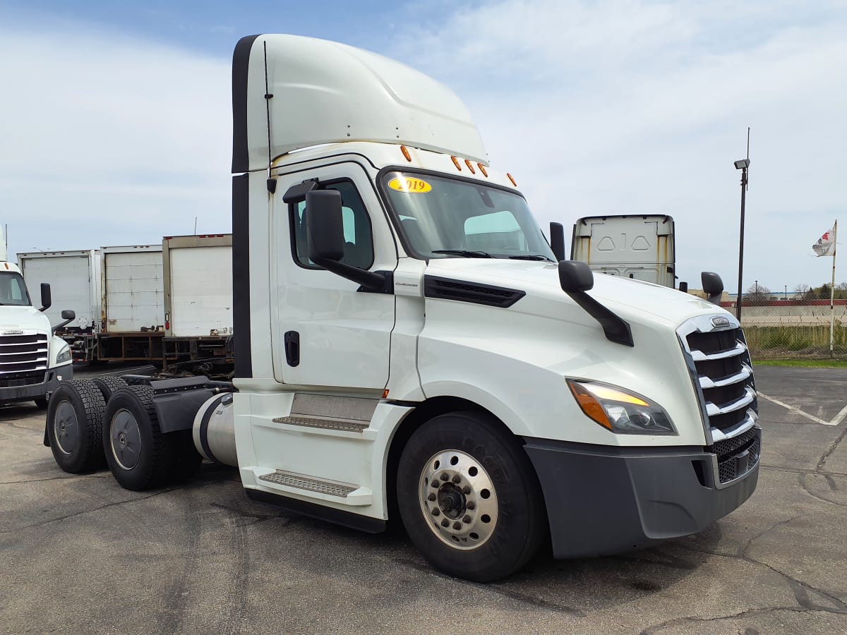 2019 Freightliner/Mercedes NEW CASCADIA PX12664 843931