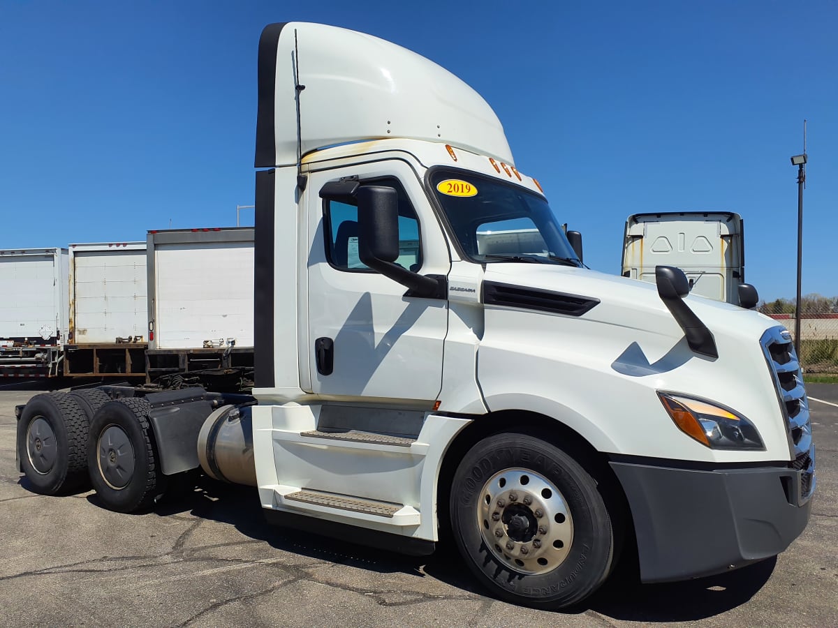 2019 Freightliner/Mercedes NEW CASCADIA PX12664 843932