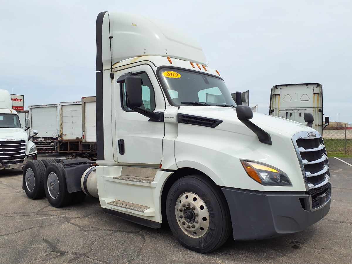 2019 Freightliner/Mercedes NEW CASCADIA PX12664 843934