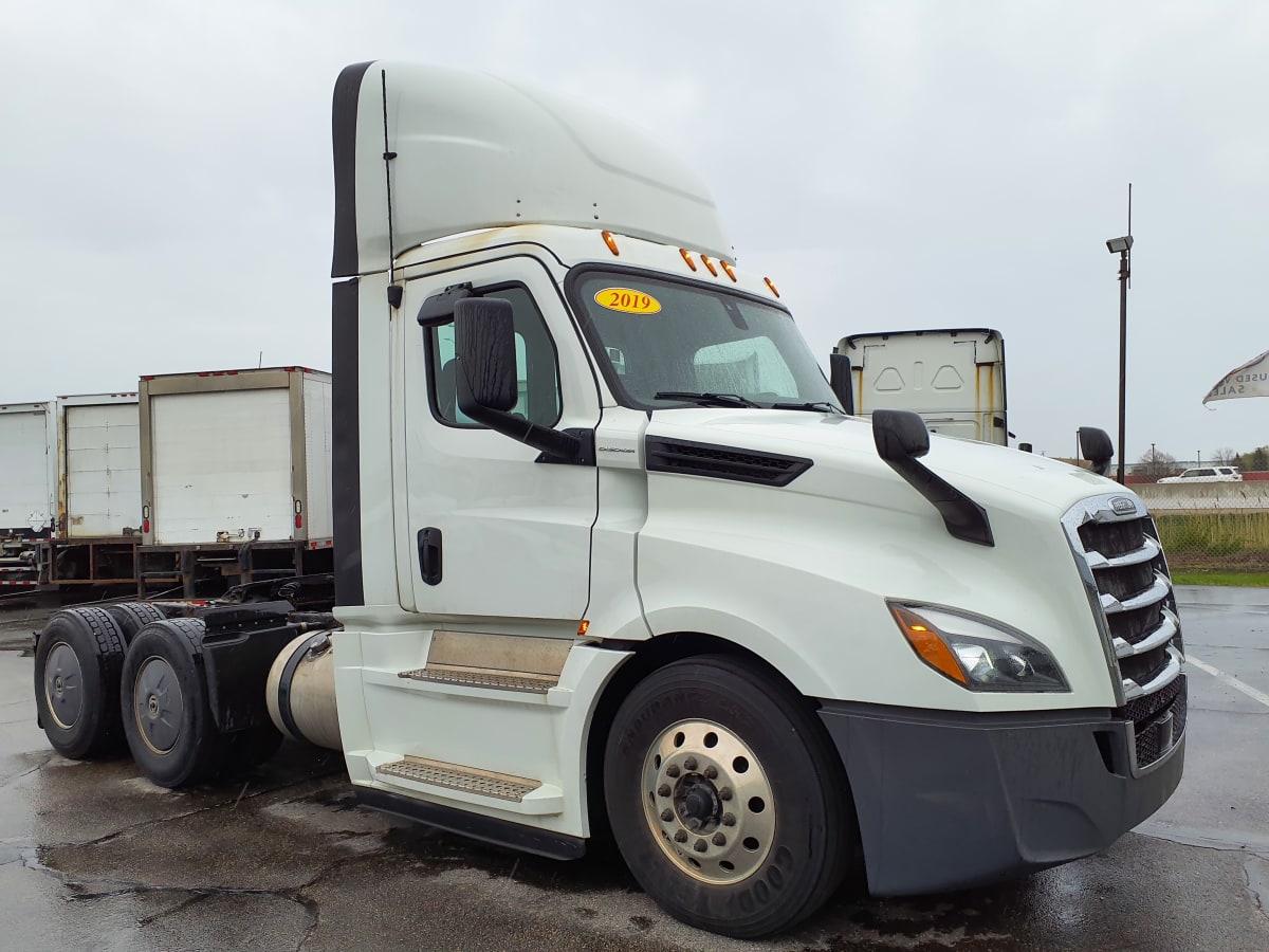 2019 Freightliner/Mercedes NEW CASCADIA PX12664 843936