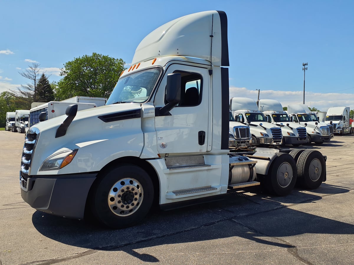 2019 Freightliner/Mercedes NEW CASCADIA PX12664 843938