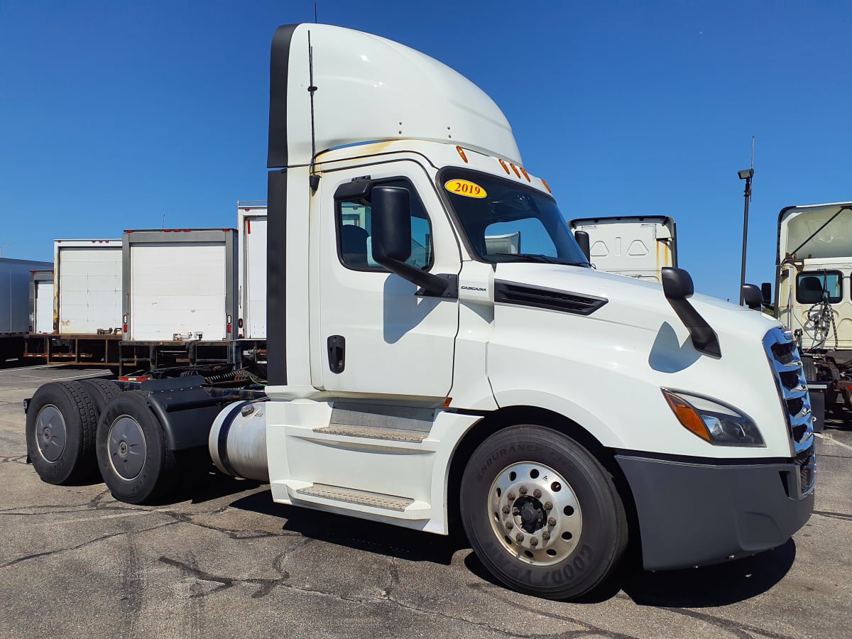 2019 Freightliner/Mercedes NEW CASCADIA PX12664 843938