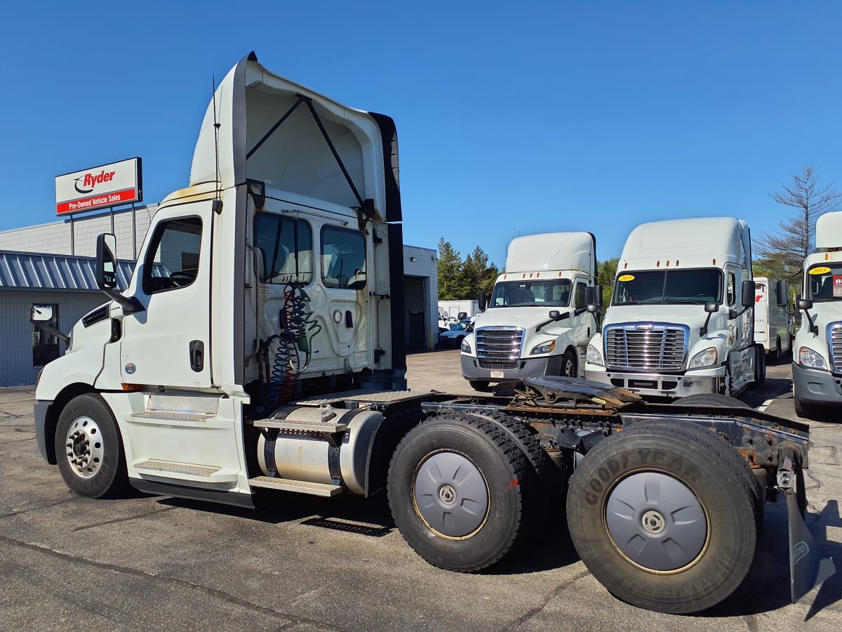 2019 Freightliner/Mercedes NEW CASCADIA PX12664 843939