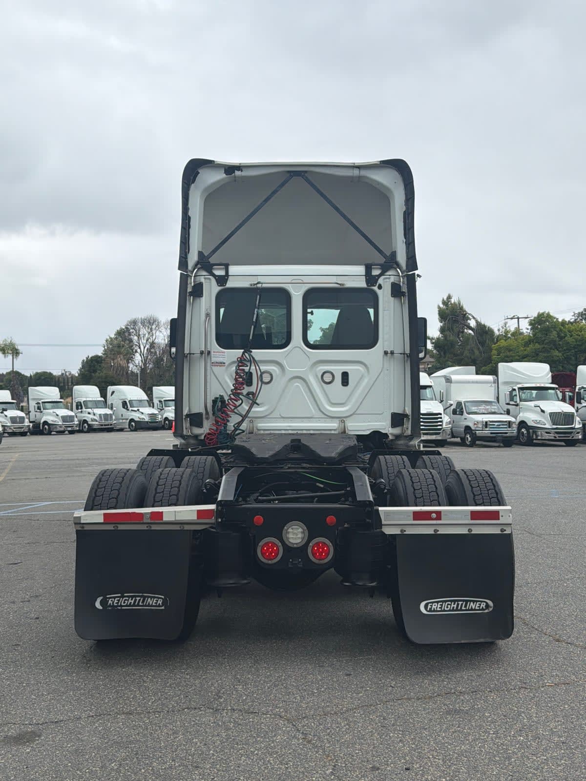 2019 Freightliner Cascadia in Pomona, CA — photo 5