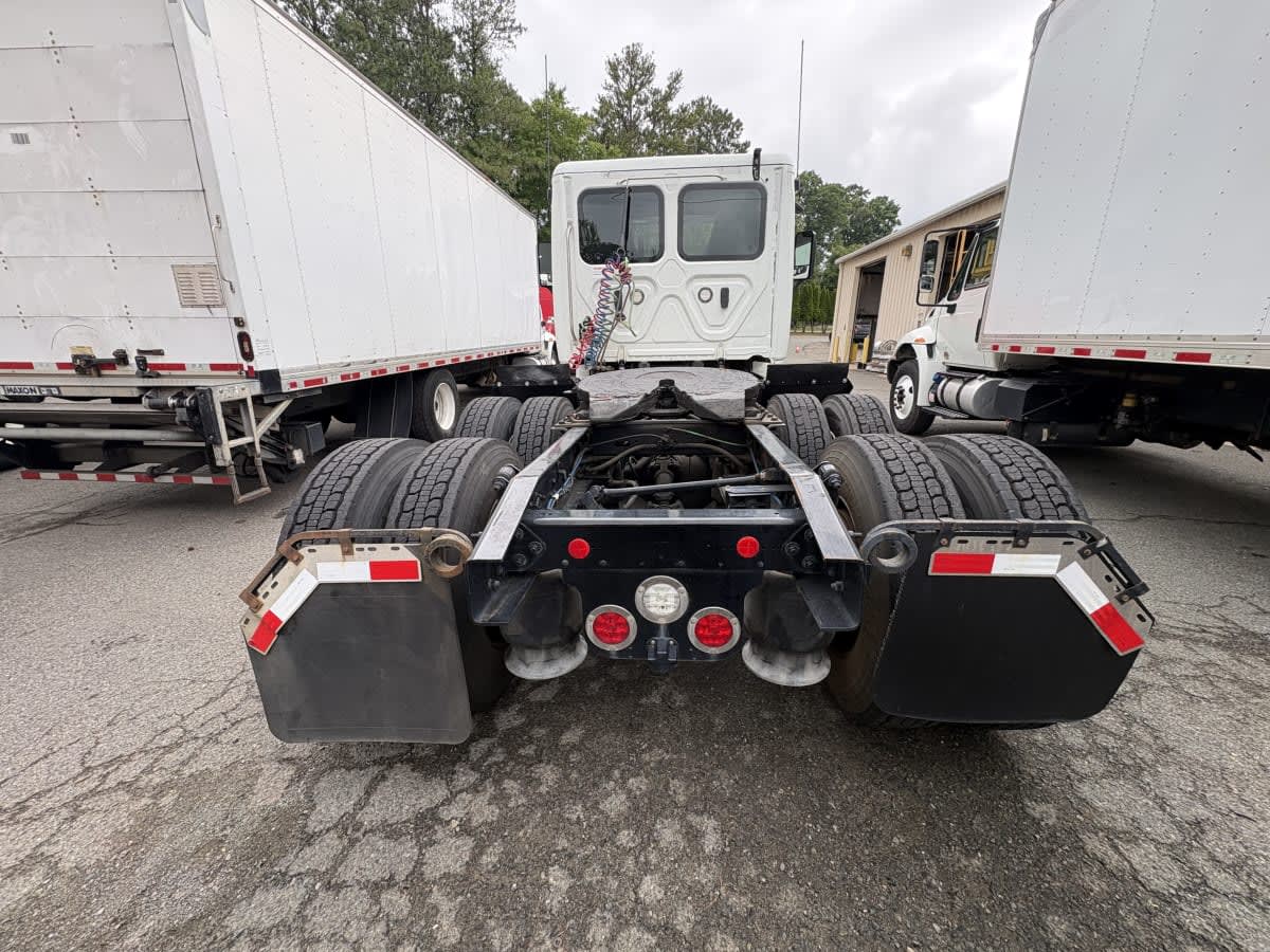 2019 Freightliner Cascadia in Ashland, VA — photo 5
