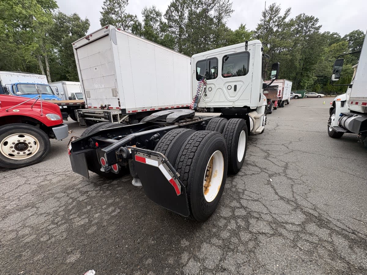 2019 Freightliner Cascadia in Ashland, VA — photo 4