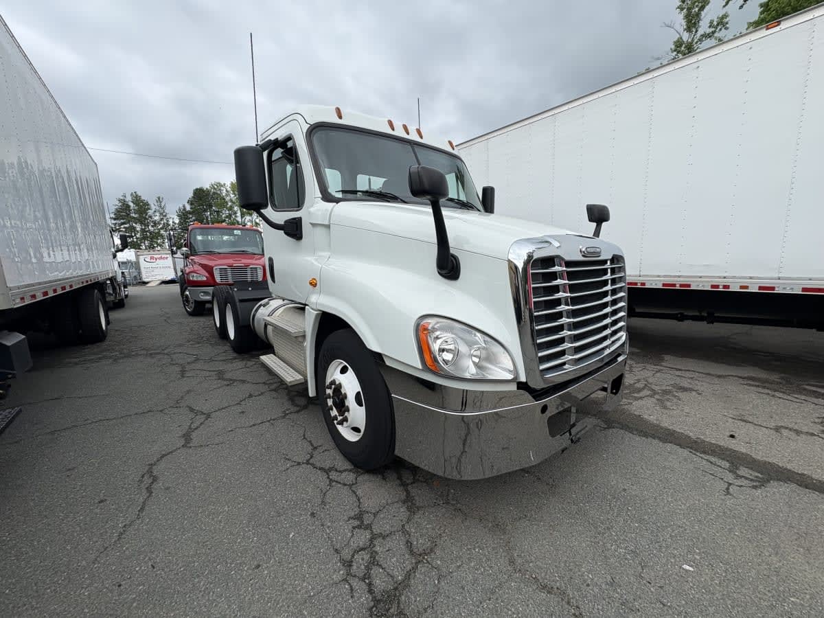 2019 Freightliner Cascadia in Ashland, VA — photo 3