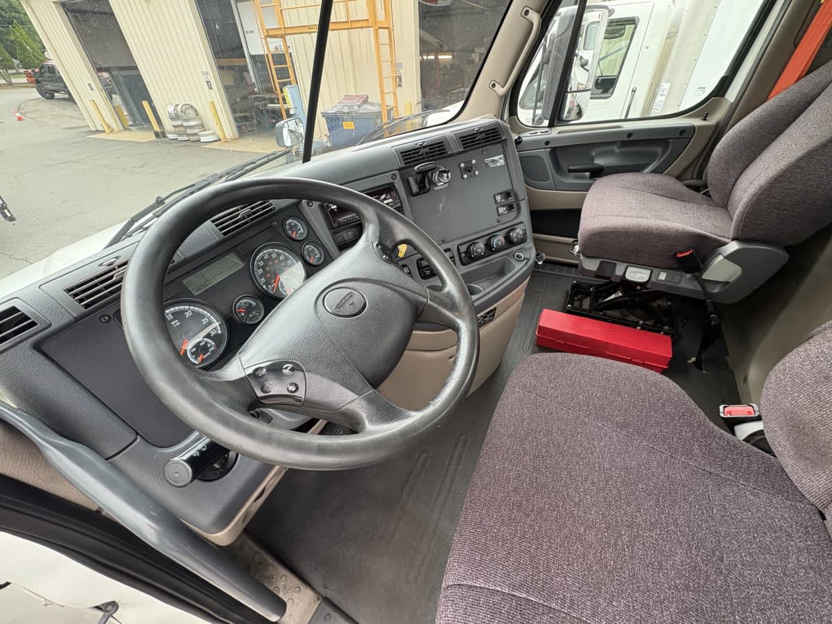 2019 Freightliner Cascadia in Ashland, VA — photo 7