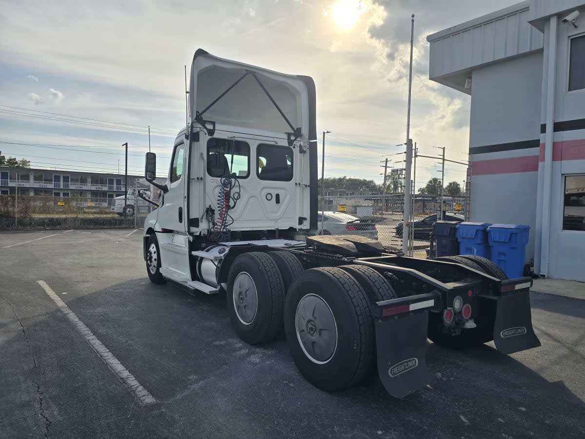 2019 Freightliner/Mercedes NEW CASCADIA PX12664 859571