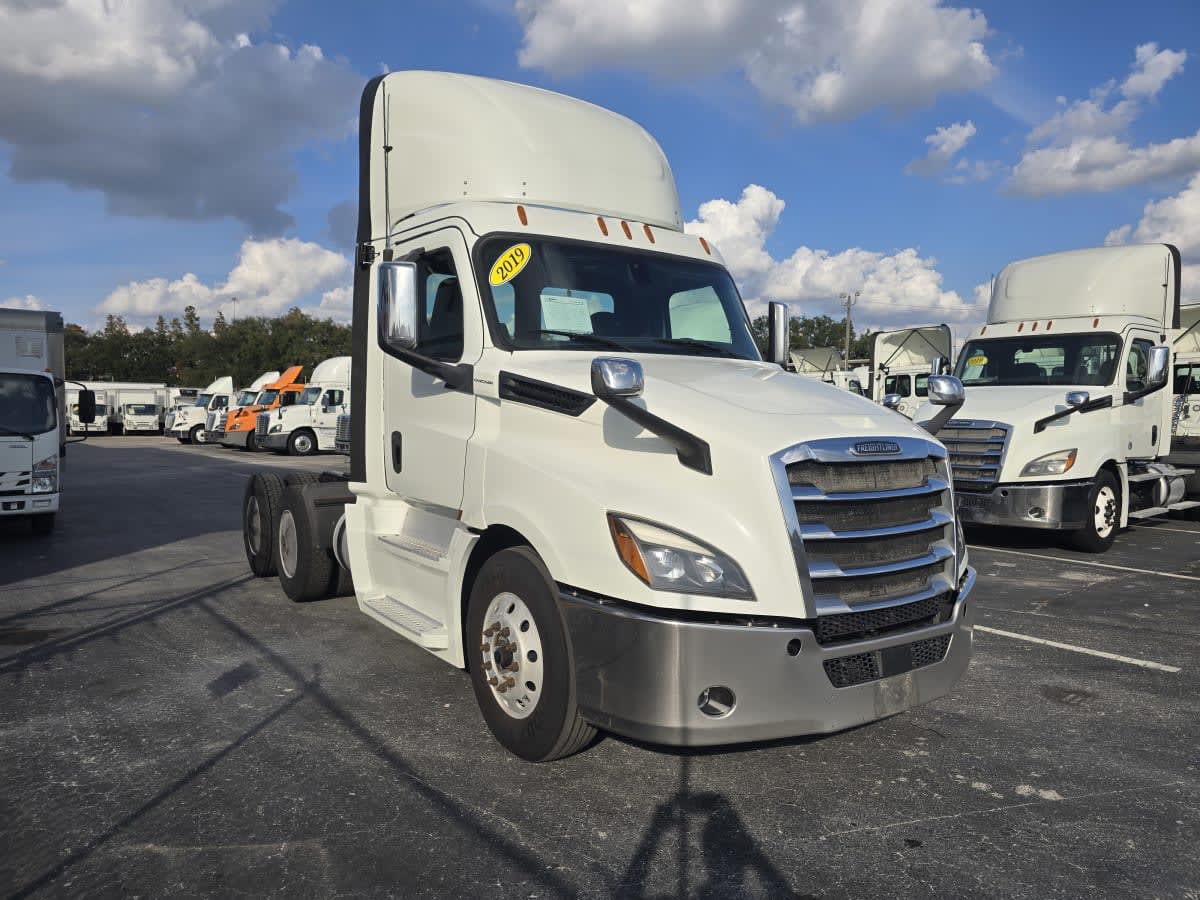 2019 Freightliner/Mercedes NEW CASCADIA PX12664 859571