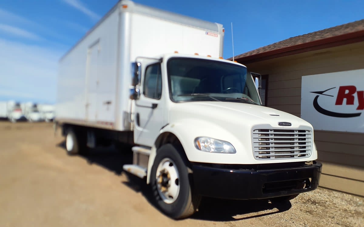 2019 Freightliner M2 106 - image 3