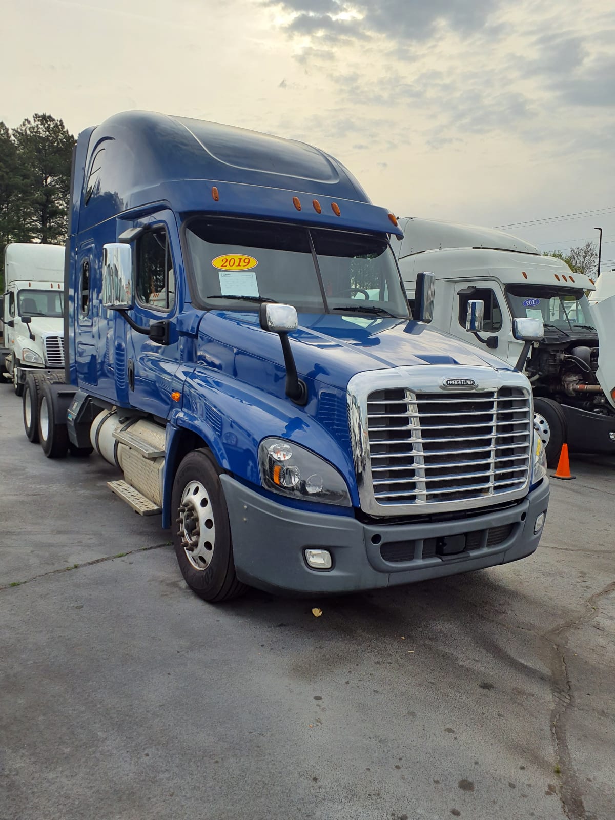 2019 Freightliner/Mercedes CASCADIA 125 860532