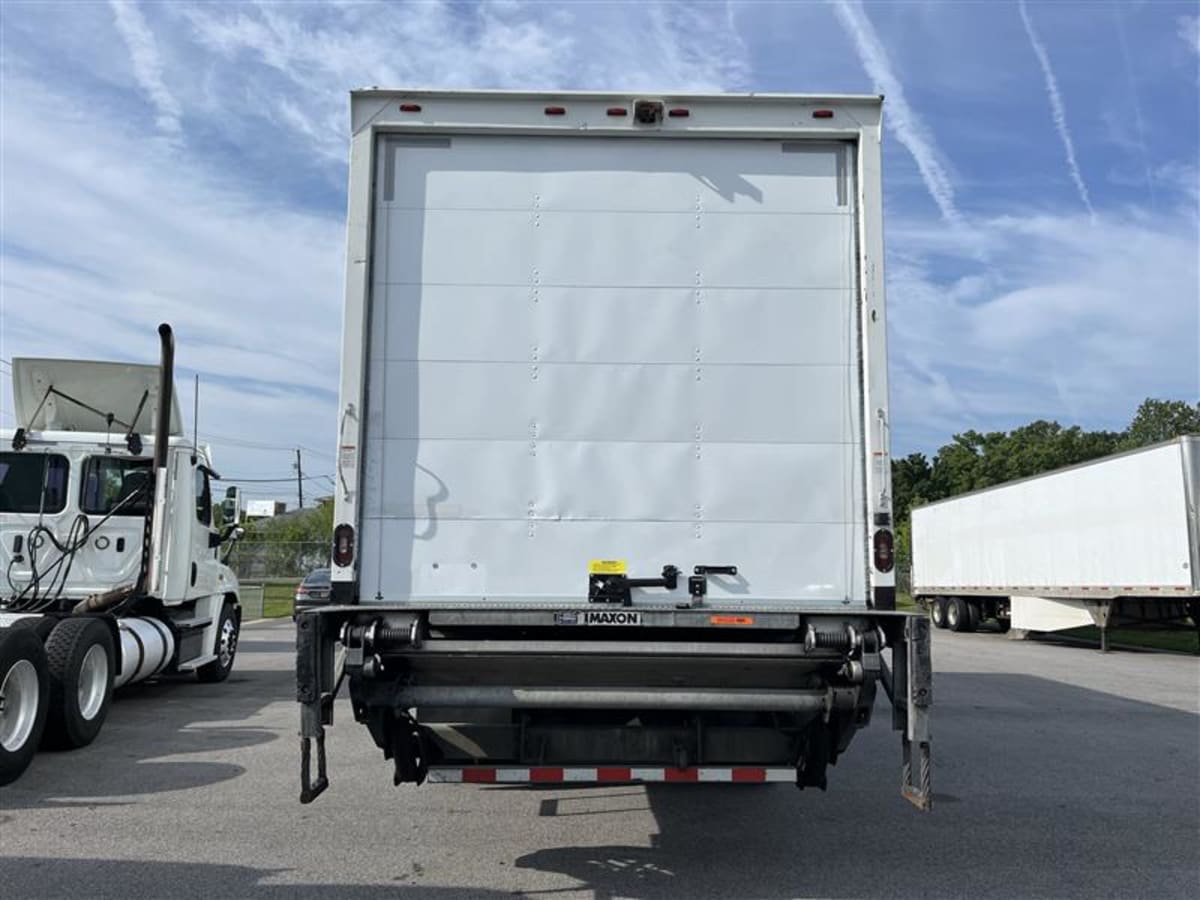 2019 Freightliner M2 106 860538