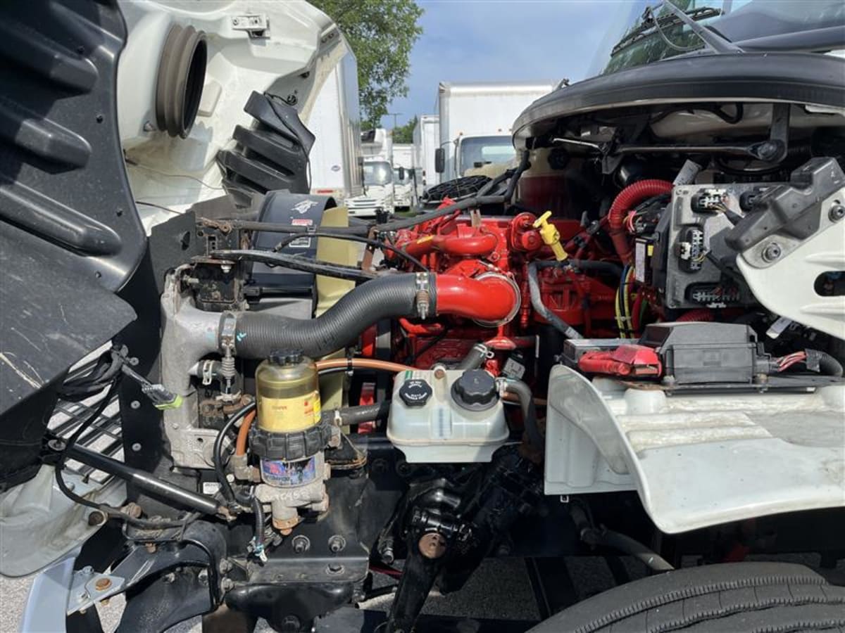 2019 Freightliner M2 106 860538