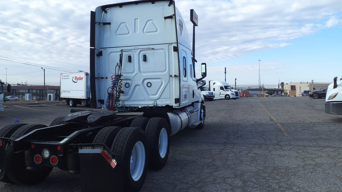 2019 Freightliner/Mercedes NEW CASCADIA PX12664 860551