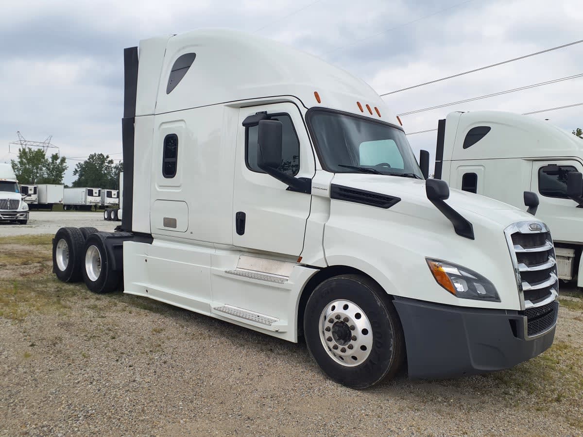 2019 Freightliner Cascadia in Indianapolis, IN — photo 3