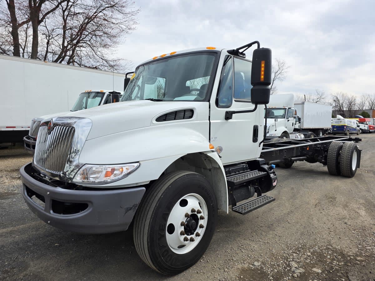 2019 Navistar International 4300 860740
