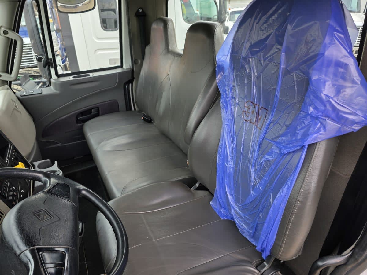 2019 Navistar International 4300 860740