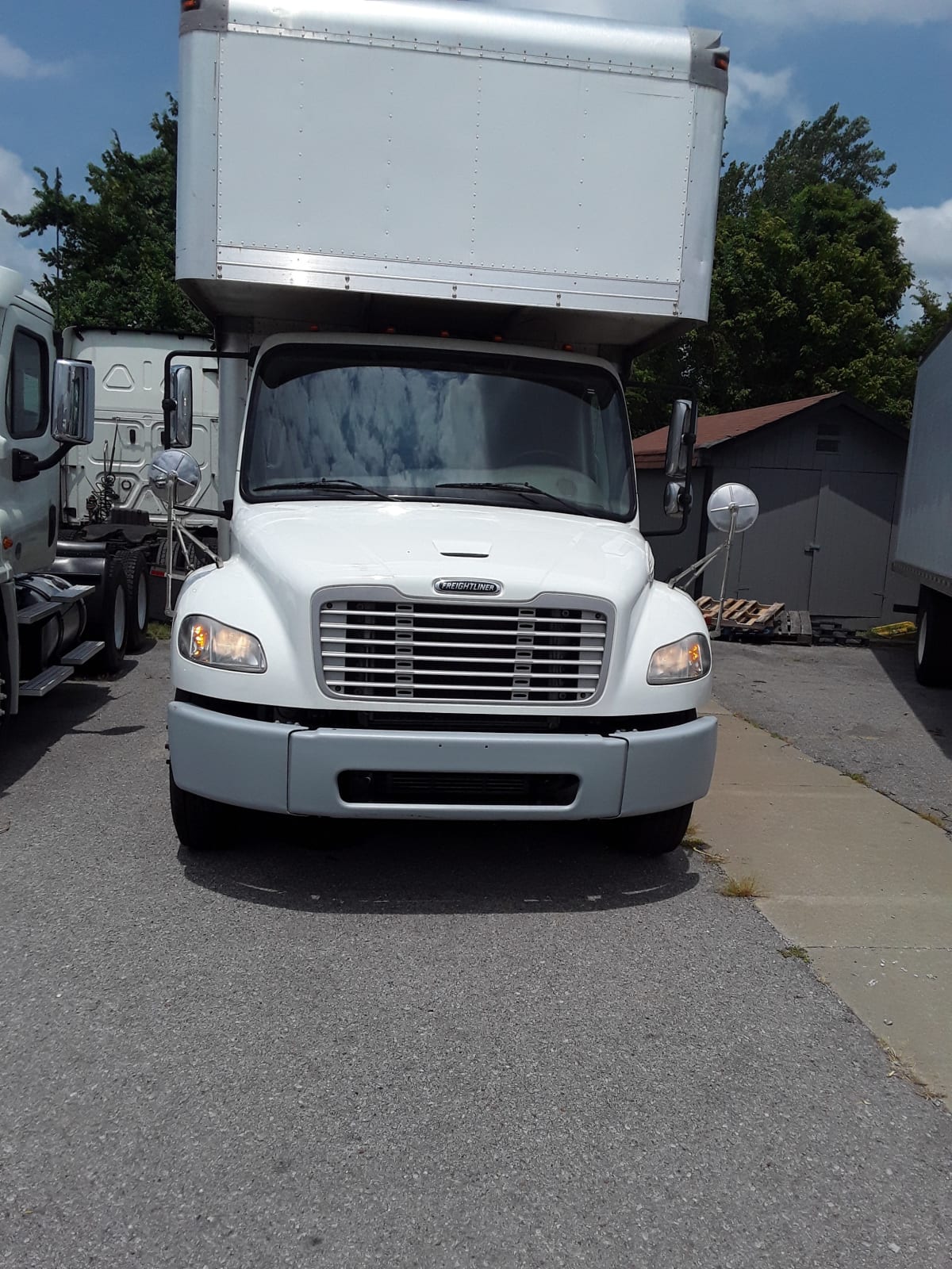 2019 Freightliner/Mercedes M2 106 860745