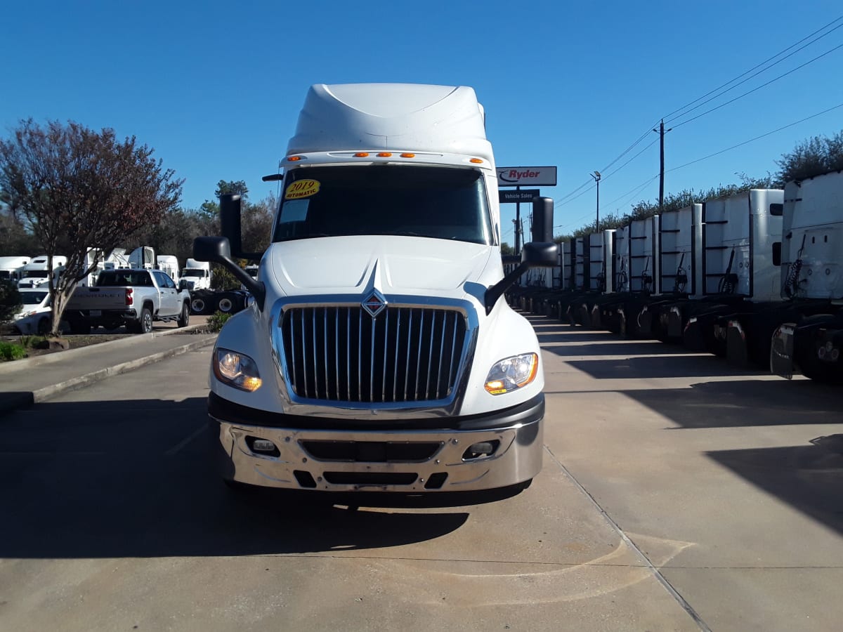 2019 Navistar International LT625 SLPR CAB 860749