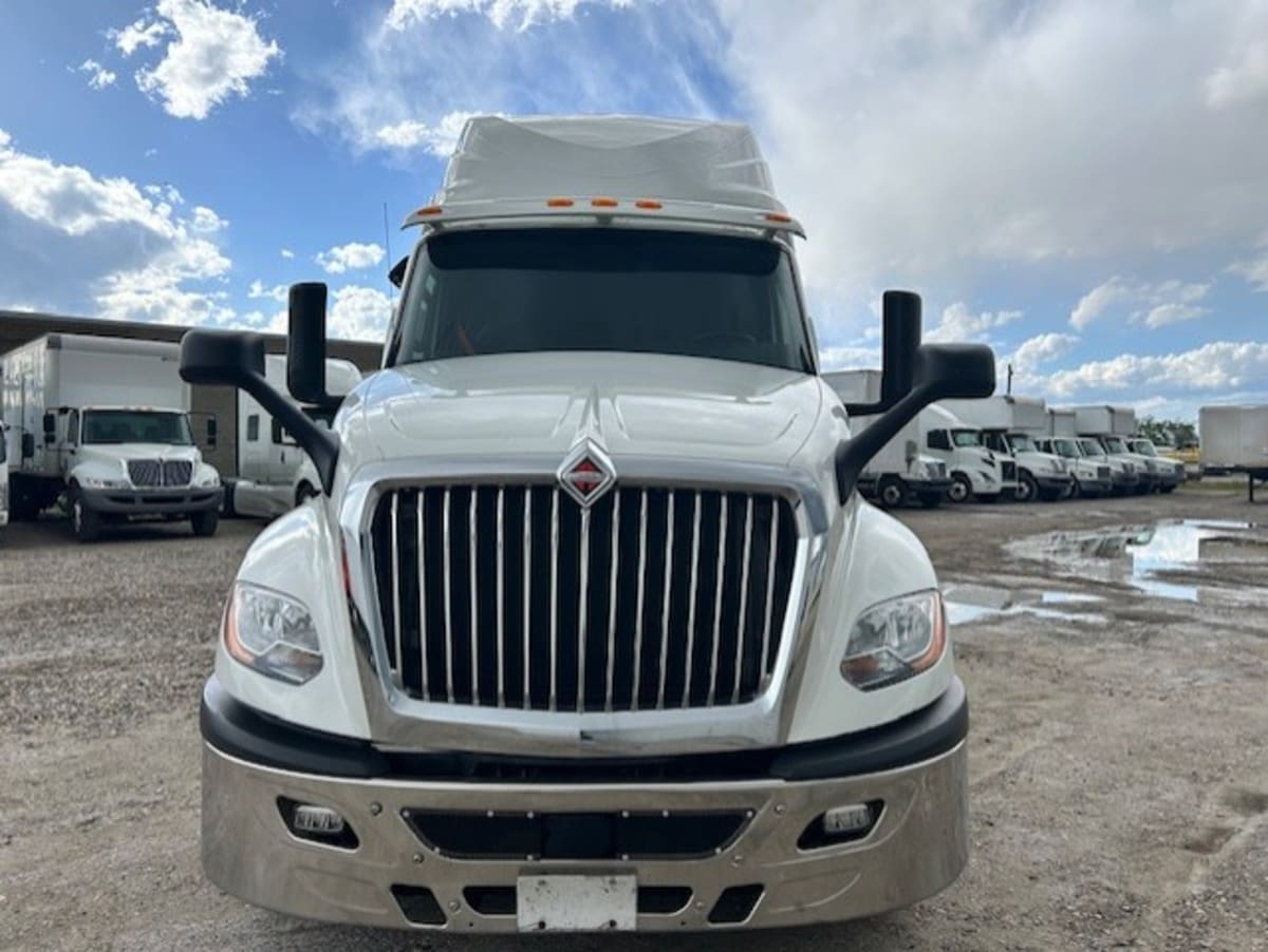 2019 Navistar International LT625 SLPR CAB 860752