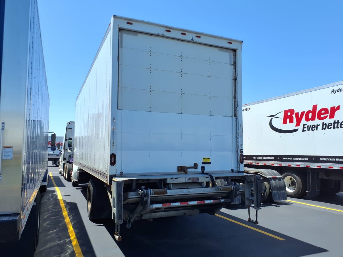 2019 Freightliner M2 106 860840