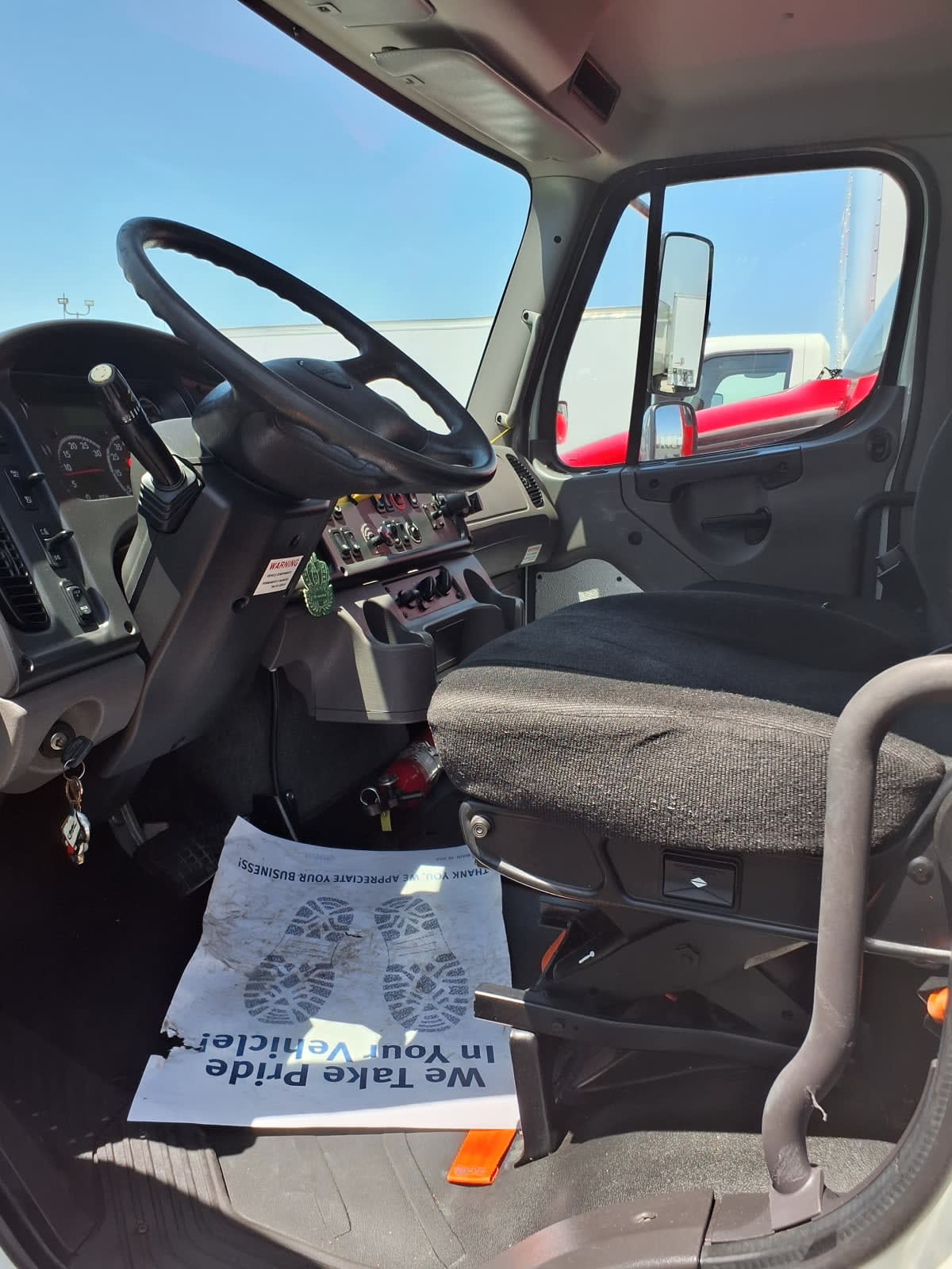 2019 Freightliner M2 106 860840
