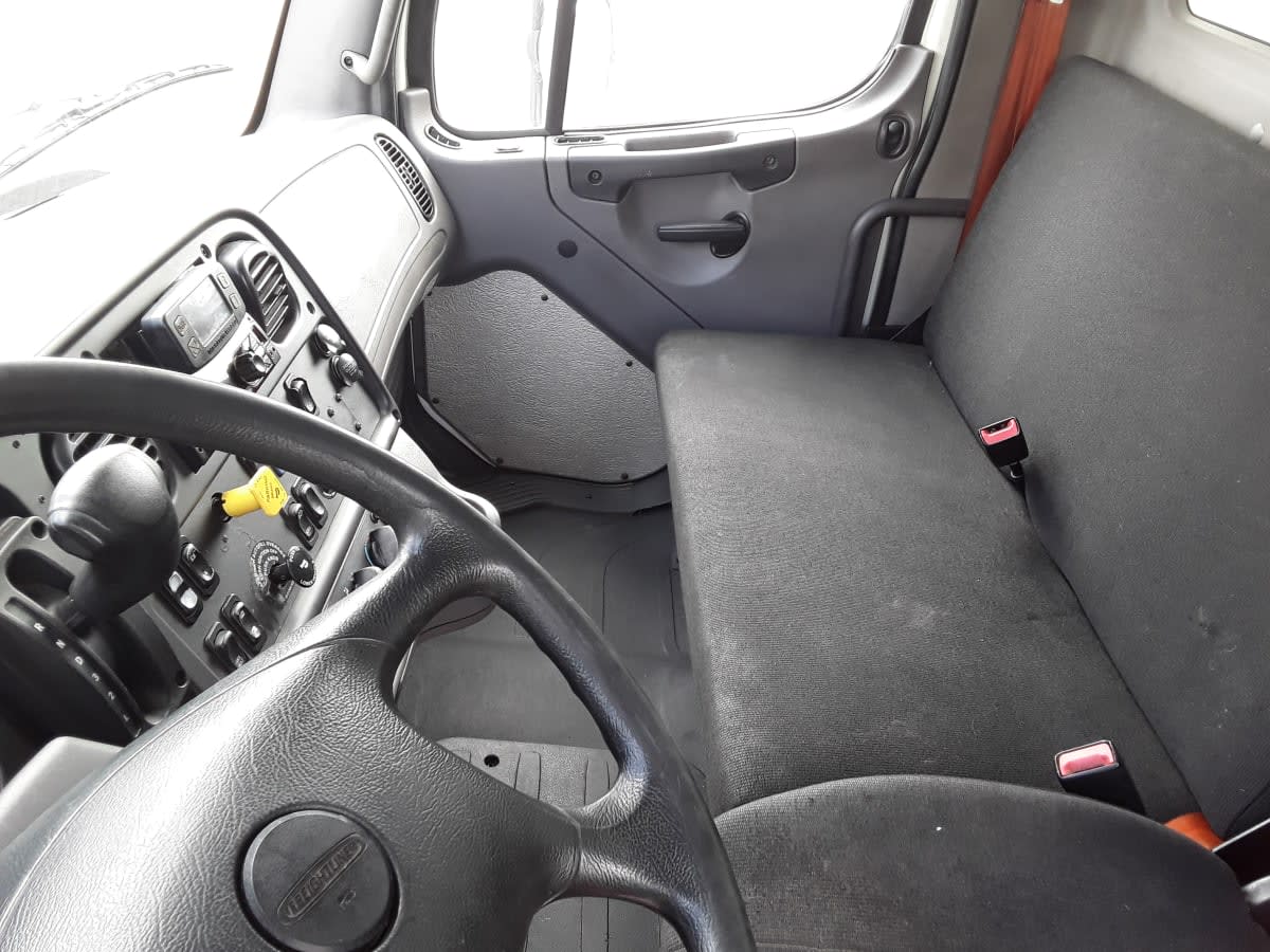 2019 Freightliner/Mercedes M2 106 860845