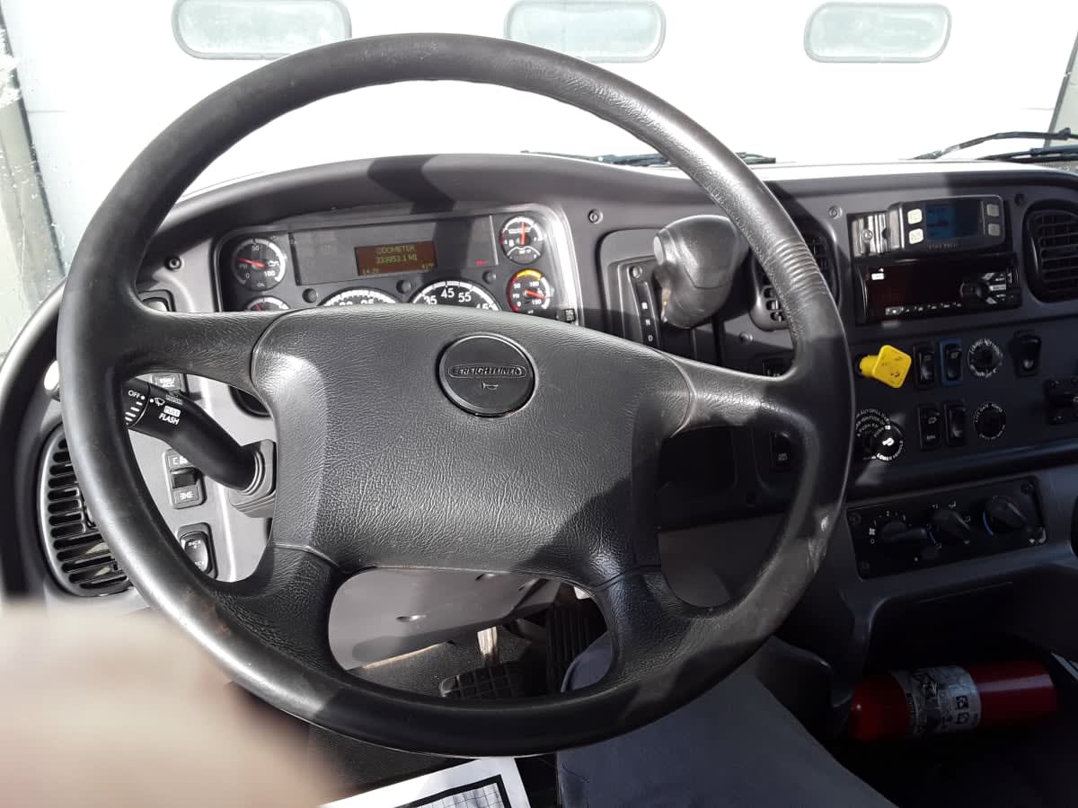 2019 Freightliner/Mercedes M2 106 860853