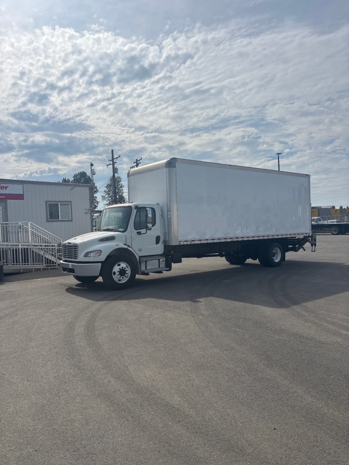 2019 Freightliner/Mercedes M2 106 860904 2019 Freightliner/Mercedes M2 106 860904