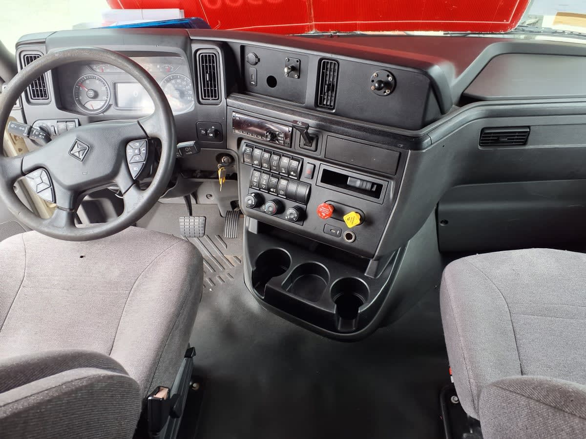 2019 International - image 7