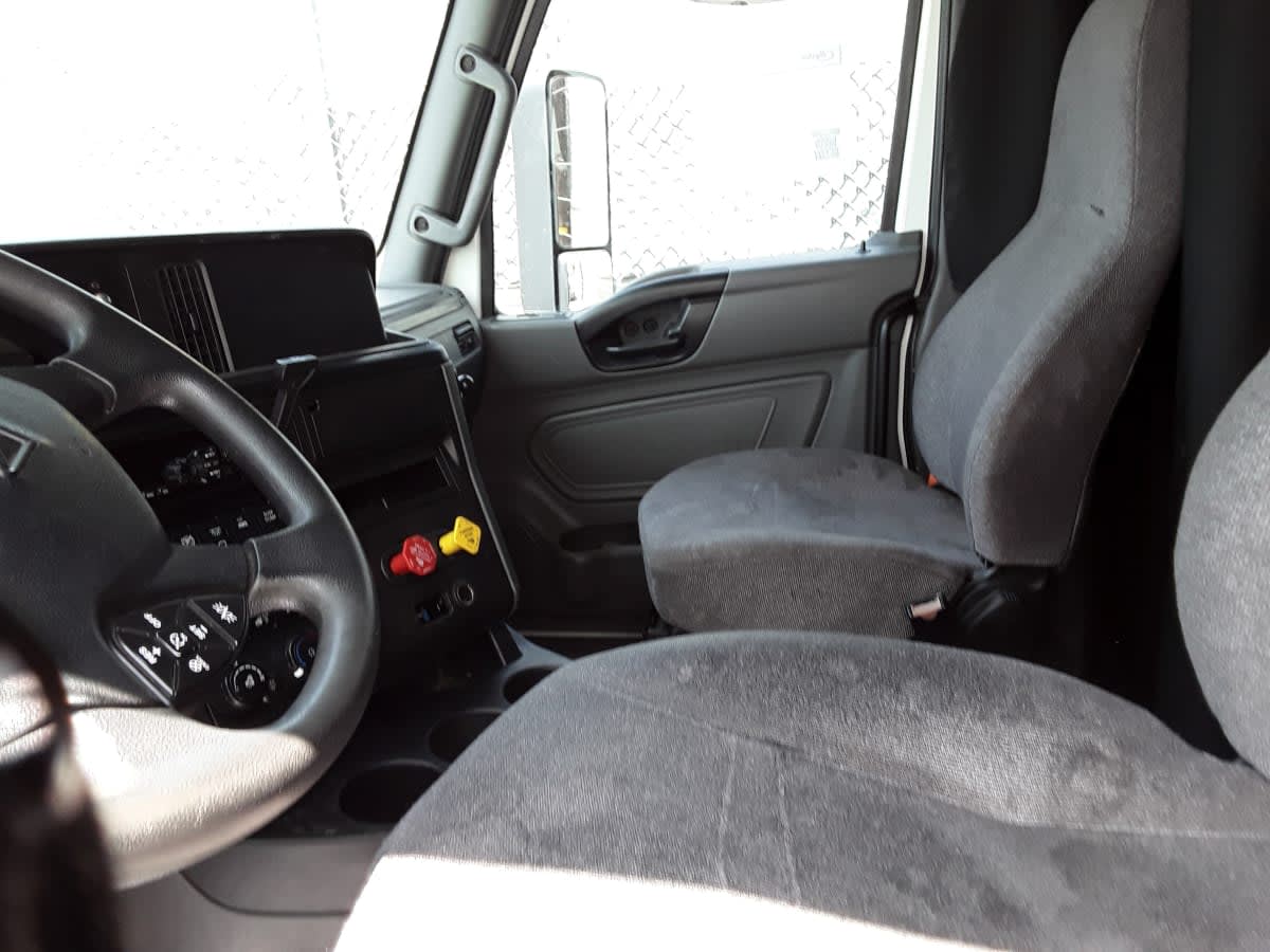 2019 International - image 7