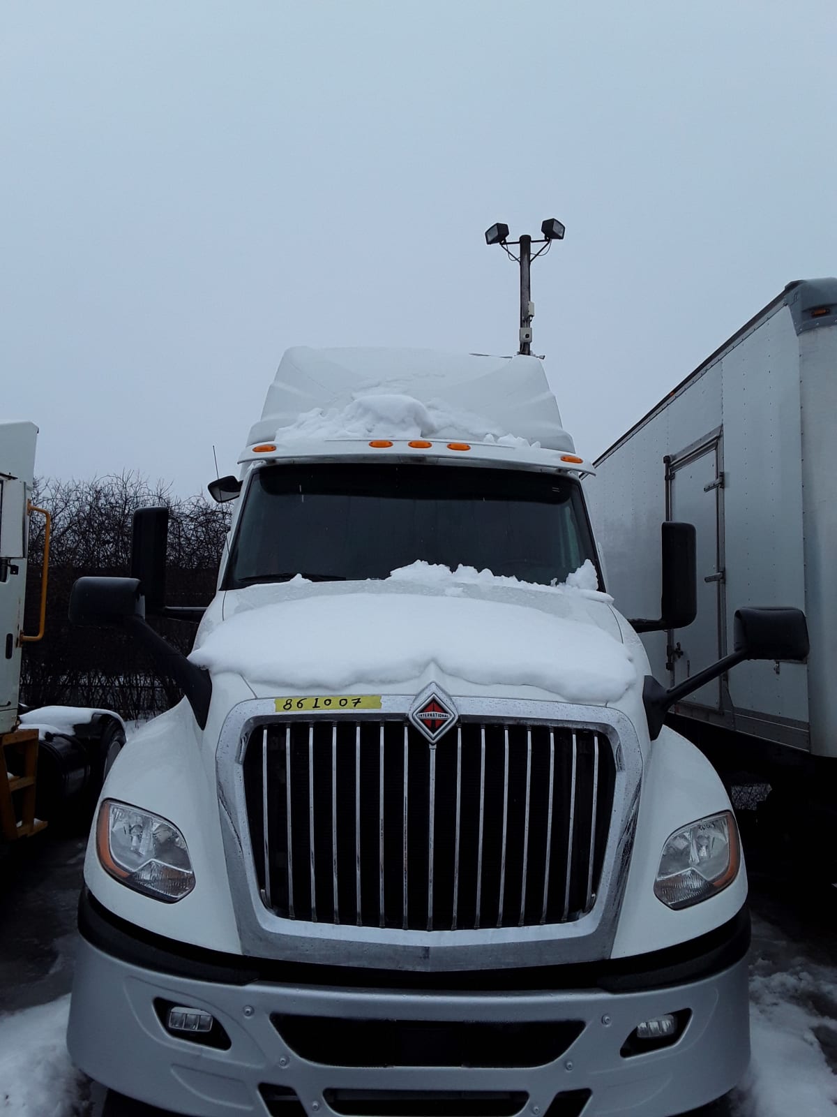 2019 Navistar International LT625 SLPR CAB 861007